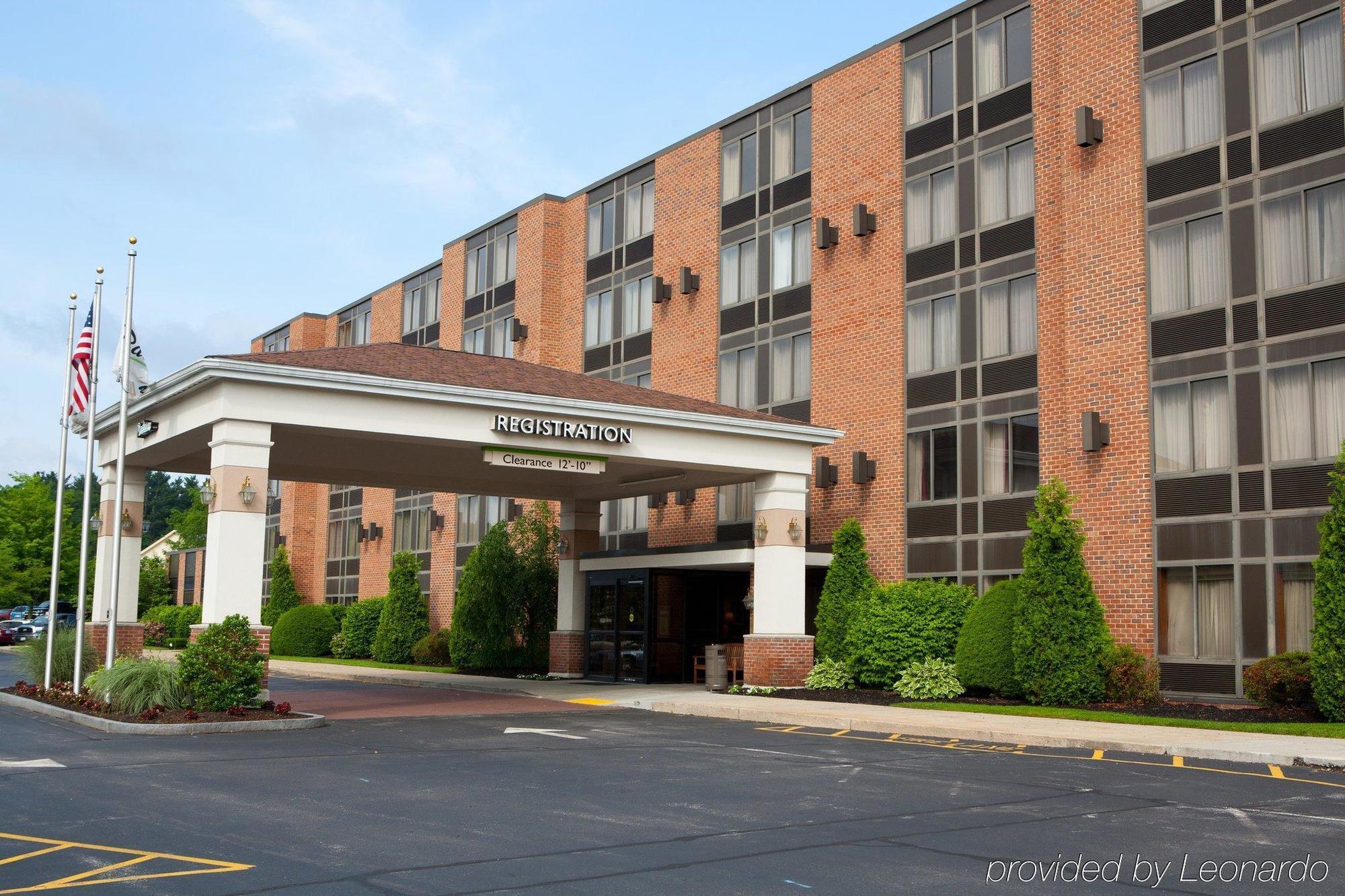 Radisson Hotel And Suites Chelmsford-Lowell Екстериор снимка