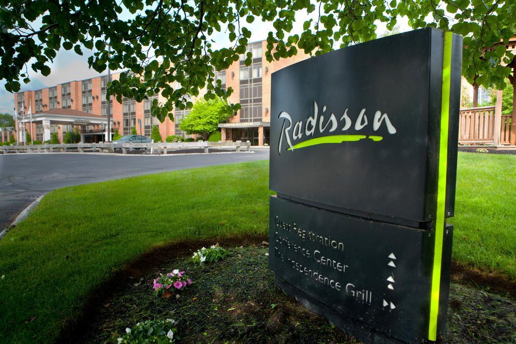 Radisson Hotel And Suites Chelmsford-Lowell Екстериор снимка
